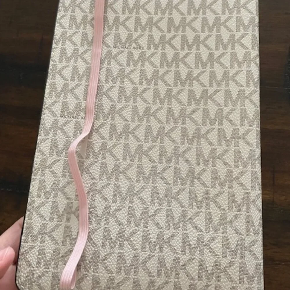 Used Michael Kors Cover & Notebook - Picture 2 of 5